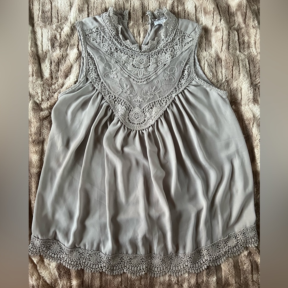 Grey lace tank NWOT